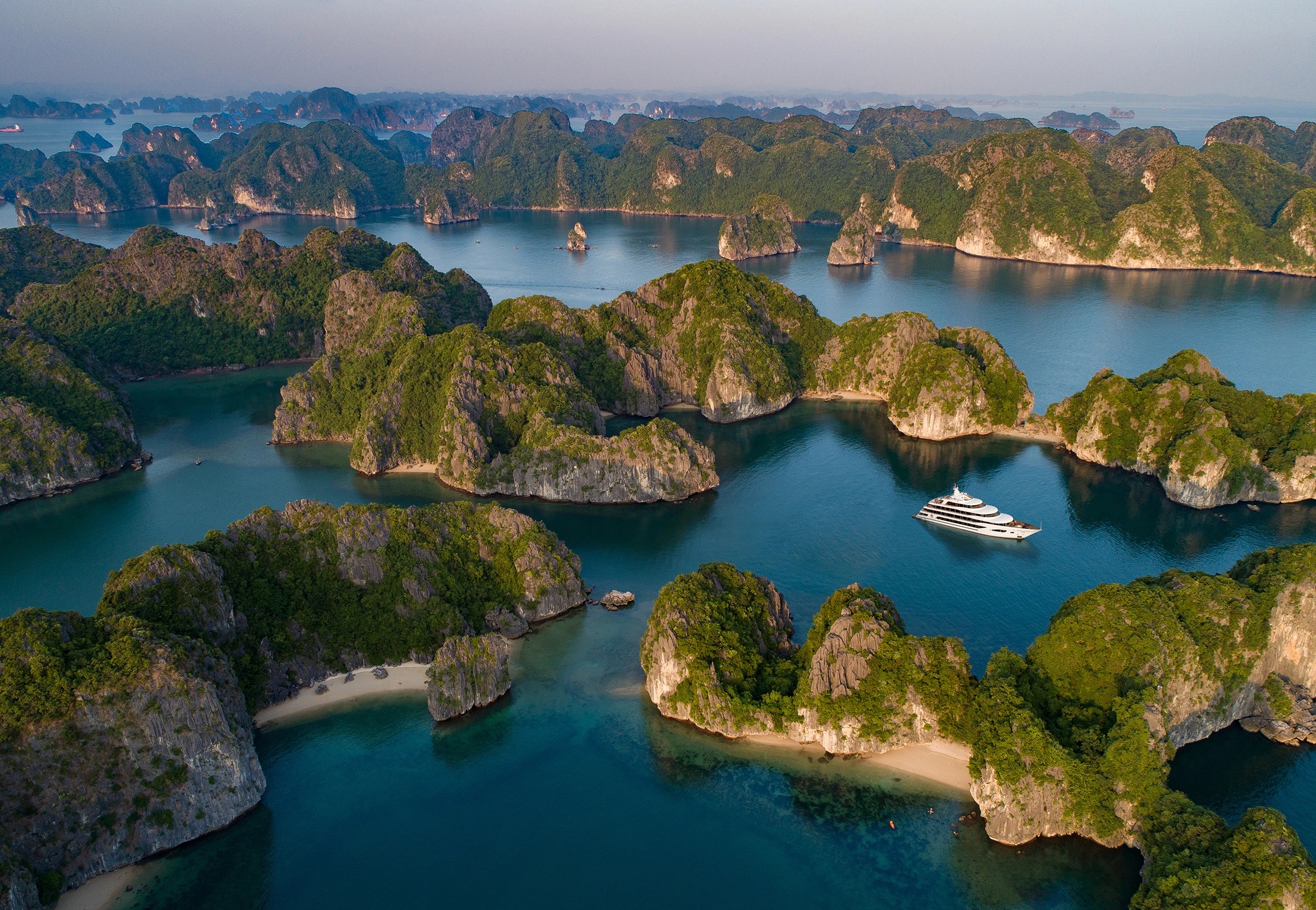 Đảo Cát Bà - Việt Nam